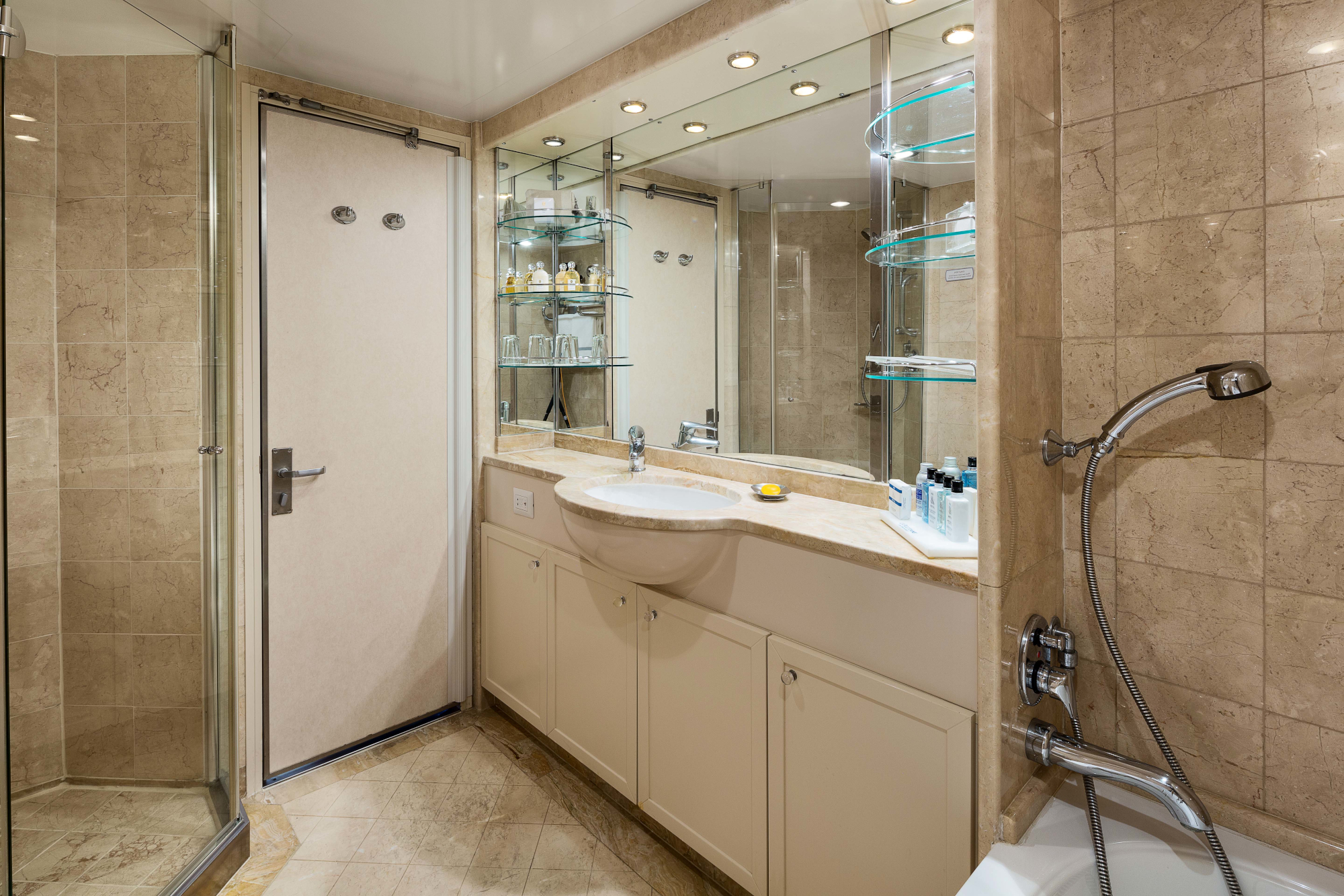 MyCruise Regent-Seven-Seas-Cruises Seven-Seas-Voyager Kahytter Suite A,B,C3